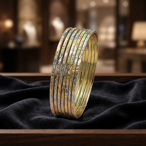 Lot de bracelets plaqués trois tons, bracelets tendance, ensemble de bracelets tricolores, ensemble de bracelets en laiton trois tons, ensemble de bracelets multicolores. - Product Image 4