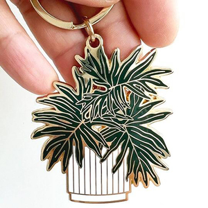 Sleutelhanger van zacht emaille, schattig planten sleutelhangerje, plantenbedeltjes, metalen Alocasia Variegated Monstera Deliciosa sleutelhanger van hard emaille - Product Image 4
