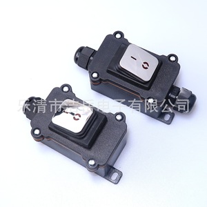 Caja de Conexiones Impermeable Jieyue IP65, Interruptor Basculante para Exteriores 20A, Carcasa PA66, Superficie Metálica de Acero Inoxidable para Montaje - Product Image 3