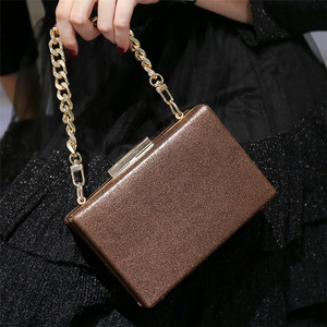 Nuova Borsa <span class=keywords><strong>da</strong></span> <span class=keywords><strong>Sera</strong></span> Elegante in Pelle PU <span class=keywords><strong>Nera</strong></span> e Oro, Clutch alla Moda per Donna - Product Image 2