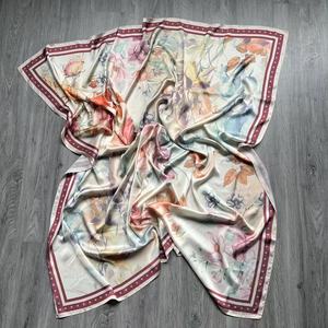 Su misura in <span class=keywords><strong>raso</strong></span> di seta stampato digitale bawal hijab/alta qualità di <span class=keywords><strong>raso</strong></span> stampato di seta bawal con cuciture per bambini - Product Image 2