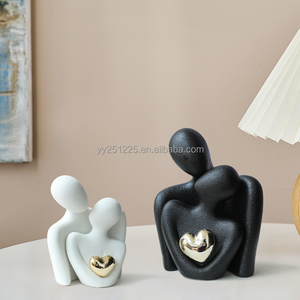 Statuette de couple miniature en céramique moderne et mignonne, style Art Déco, amoureux s'embrassant, artisanat, décoration de meuble TV, sculpture de forme irrégulière Qili - Product Image 1