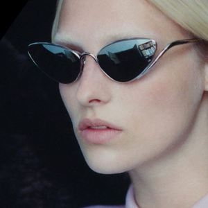 Gafas de Sol de Media Montura de Aleación Vintage 2026 con Logotipo Personalizado, Gafas de Sol de Ojo de Gato Metálicas con Protección UV400 para Hombre y Mujer - Product Image 1