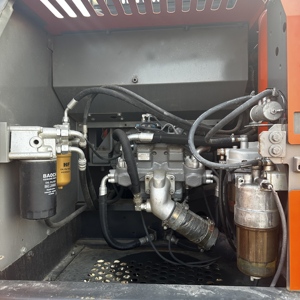 Excavatrice Hitachi ZX210 d'occasion de haute qualité, modèle 2022, 21 tonnes, certifiée Japon, avec moteur, boîte de vitesses, pompe, PLC, engrenages et roulements d'origine. - Product Image 6