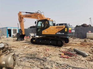 Excavatrice d'occasion Hyundai au meilleur prix 220-9S avec Hyundai 220LC-9S d'occasion de haute qualité en stock à vendre - Product Image 2