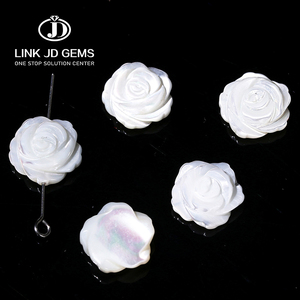 LINK JD GEMS JDLBKS91 Ciondolo Charm in <span class=keywords><strong>Madreperla</strong></span> Naturale Bianca a Forma di Rosa Intagliata per Creazione di Gioielli Fai-da-Te, Collane e <span class=keywords><strong>Orecchini</strong></span> - Product Image 1