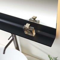 Miroir de salle de bain rectangulaire moderne avec éclairage LED et étagères, cadre en acier inoxydable classé IP44, design graphique