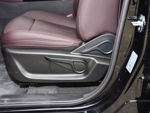 Jetour X70 Plus 2025 d'<span class=keywords><strong>occasion</strong></span>, 7 places, 1.5T, version haut de gamme, blanc, faible kilométrage, peinture d'origine, prix usagé, très demandé en Algérie - Product Image 2