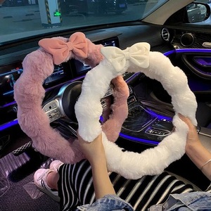 Housse de volant en peluche doublée de polaire, avec nœud décoratif mignon, pour femmes, accessoire de voiture d'hiver - Product Image 3