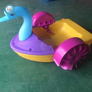 Bateau à pédales manuel en plastique pour piscine, vente chaude personnalisée, parc aquatique extérieur pour enfants et adultes - Product Image 1
