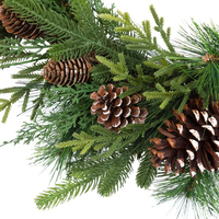 Guirlande de Noël artificielle en PVC+PE de 28 pouces avec pommes de pin enneigées, décoration de porte de Noël pour la maison/l'hôtel