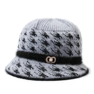 Custom Winter Warm Thick Women Mix Color hat Headwear Women Fashion Winter Hat Windproof Caps hat