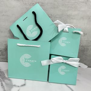 Embalaje de regalo de joyería, bolsa de papel <span class=keywords><strong>verde</strong></span>, logotipo dorado personalizado, artesanía Kraft, bolsa de papel de compras reutilizable negra con asas de cinta - Product Image 5