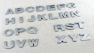 สติกเกอร์โครเมี่ยมติดโลโก้ตัวอักษรขนาด25มม. สำหรับรถยนต์ยี่ห้อ <span class=keywords><strong>Quattro</strong></span> Volvo Suzuki MAZDA Skoda Ford Audi Cadillac Lexus - Product Image 2