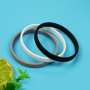Bracelet en silicone lumineux de couleur unie pour adultes et enfants, idéal pour le sport et les activités de développement sans paroles - Product Image 1