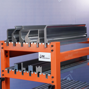 Ferramentas de Molde para Máquina de Dobrar Pescoço de Ganso Fangwei Especial e Matrizes Inferiores para Dobradeira com Molde de Forjamento 45~52HRC 42CrMo China - Product Image 1