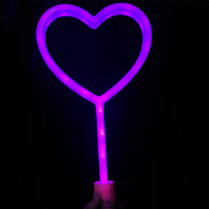 Varitas de neón LED para fiestas, directamente de fábrica, varita mágica con corazón y estrella intermitentes, novedades para fiestas de cumpleaños infantiles, para Pascua y Halloween - Product Image 4