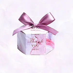 حلوى عيد الحب علبة متطورة بشعار مخصص مصممة لخبراء الشوكولاتة الداكنة بطبعة زهور وردية