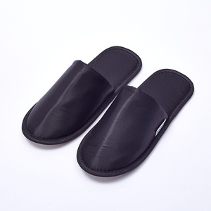 Pantuflas Desechables de Satén de Seda Sintética Antideslizantes y Gruesas para Hotel, Personalizadas al por Mayor, Modelo China para Viajes de Negocios - Product Image 3