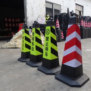 Cônes de signalisation routière réfléchissants noirs et jaunes hautement visibles en PVC/PE pour la circulation - Product Image 3