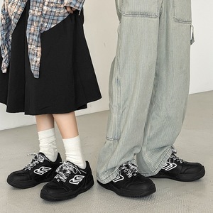 Zapatos de Moda 2025, Zapatillas Blancas Retro para Hombre y Mujer, Zapatos Gruesos para Caminar, Zapatos Casuales Versátiles con Plataforma Elevada - Product Image 2