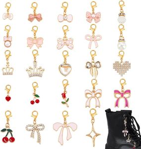 Breloques et pendentifs décoratifs pour chaussures, motifs nœuds, cœurs, cerises, perles, couronnes, fleurs, avec fermoirs dorés, pour chaussures et bottes - Product Image 1