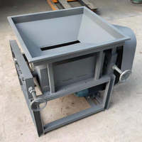 Machine à décortiquer les petites noix d'amande