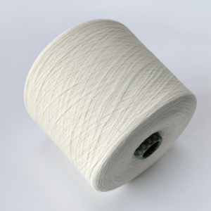 Filato Ecologico in <span class=keywords><strong>Cotone</strong></span> Organico Brasiliano 40S Pettinato Siro 60/40 CVC Poliestere Melange per Maglieria e Tessitura Compatta - Product Image 1