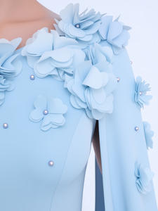 Новое модное платье с открытыми плечами, объемными элементами, в стиле высокой моды, с лоскутным дизайном, асимметричным кроем и завышенной талией, для вечеринок, банкетов и свадеб. - Product Image 3