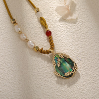 Collier de coquille d'ormeau de corde délicate de haute qualité pour les femmes collier de perles baroques d'eau douce faites à la main