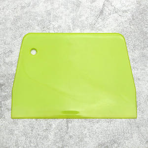 Grattoir <span class=keywords><strong>à</strong></span> <span class=keywords><strong>pâte</strong></span> trapézoïdal <span class=keywords><strong>en</strong></span> plastique vert grattoir <span class=keywords><strong>de</strong></span> bord <span class=keywords><strong>de</strong></span> <span class=keywords><strong>gâteau</strong></span> <span class=keywords><strong>en</strong></span> plastique coupe-<span class=keywords><strong>pâte</strong></span> grattoir beurre crème lisseur - Product Image 5