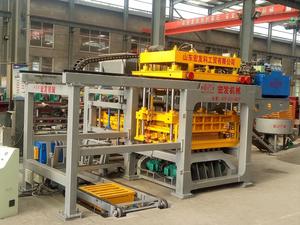 Machine à fabriquer des blocs de béton non utilisée sur palette au Vietnam, prix de <span class=keywords><strong>la</strong></span> machine à fabriquer des blocs sans palette, <span class=keywords><strong>liste</strong></span> de prix des machines à fabriquer des blocs de béton - Product Image 3