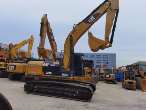 รถขุดไฮดรอลิกแบบตีนตะขาบ CAT 320D ชั่วโมงการทำงานต่ำ พร้อมบุ้งกี๋ขุด  เครื่องจักรก่อสร้างมือสอง - Product Image 3