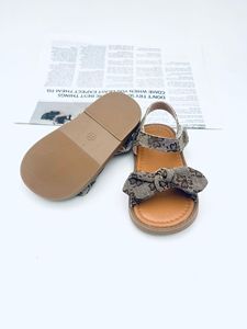 Sandalias Planas con Lazo de Leopardo al por Mayor para Niñas Pequeñas y Sandalias Infantiles de Moda Estilo Europeo y Americano - Product Image 5