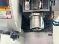 Centre d'usinage vertical de haute précision VMC1060 pour la fabrication des métaux