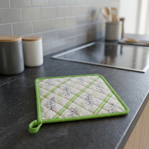Porta ollas acolchado de algodón premium con estampado de hojas botánicas y borde verde – Porta ollas de cocina resistente al calor con asa para colgar - Product Image 4