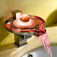 Robinet cascade Sense Faucets à LED, à poser sur comptoir, en laiton, à changement de couleur, avec poignée unique, design moderne