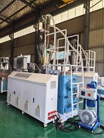 Ligne de production d'extrusion de panneaux muraux cannelés en PVC WPC, machine de fabrication de revêtements muraux à grille 3D pour la décoration intérieure
