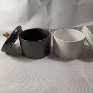 Contenitore per Candele in <span class=keywords><strong>Ceramica</strong></span> <span class=keywords><strong>Bianca</strong></span> di Lusso con Coperchio in <span class=keywords><strong>Ceramica</strong></span> e Cinghia in Pelle - Product Image 5