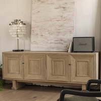 Meuble TV artisanal en bois massif vieilli, style moderne, pour salon, avec détails en panneaux surélevés