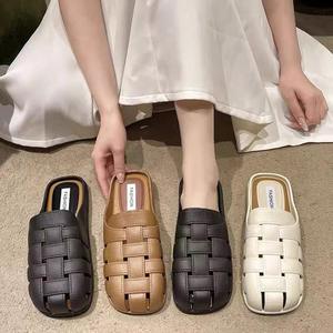 Nouvelles sandales d'été décontractées à semelle plate pour femmes, style décontracté, demi-fermées, vente en gros - Product Image 5