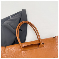 Sac fourre-tout en cuir PU gaufré crocodile pour femme, avec rabat pliable et poignée supérieure, structuré, grande capacité, idéal pour le bureau
