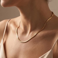 Collier chaîne serpent élégant ZG en acier inoxydable plaqué or 18 carats, style plat pour femmes