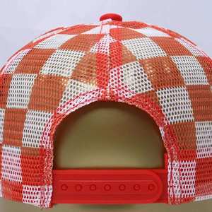 Precio de fábrica: Gorra trucker unisex de malla a cuadros con estampado deportivo 100% poliéster, transpirable, impermeable, de 5 paneles con hebilla, estilo formal y urbano. - Product Image 6