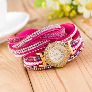 2025 Vintage Design Montre pour femme Cristal Rivet Tressé Bracelet Montre à Quartz - Product Image 1