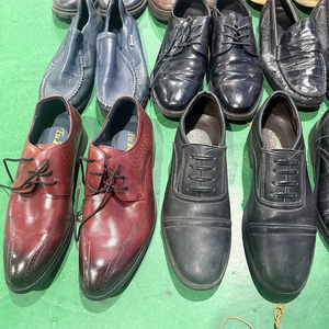 Chaussures d'occasion <span class=keywords><strong>en</strong></span> vrac, lots de chaussures usagées, <span class=keywords><strong>vente</strong></span> au Kenya, balles de chaussures usagées mixtes - Product Image 1