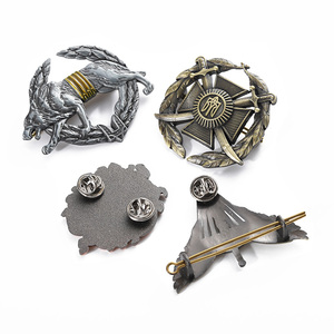 Broches Personalizados de Metal con Relieve, Diseño Hueco, Broches de Solapa de Aleación de Zinc 3D, Chapados en Latón y Cobre - Product Image 4
