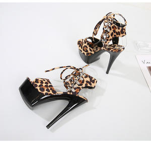 Escarpins à talons hauts OEM pour femmes chaussures de travail habillées noires fabriquées en Chine avec Totem imprimé semelle intérieure sexy en PU et TPU - Product Image 4