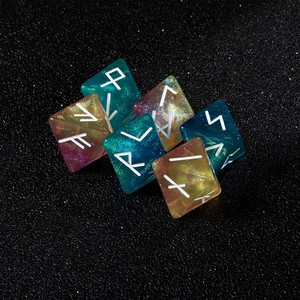Juego <span class=keywords><strong>de</strong></span> Dados Acrílicos Translúcidos con Gradiente <span class=keywords><strong>de</strong></span> <span class=keywords><strong>Runas</strong></span> D6 D8 D10, Alfabeto Nórdico, para Adivinación, Meditación Wicca y Pronóstico del Futuro - Product Image 1