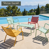 Table de bistrot d'extérieur en aluminium pur, table de café de patio, couleur personnalisée, revêtement en poudre, table de repas de jardin, vente en gros